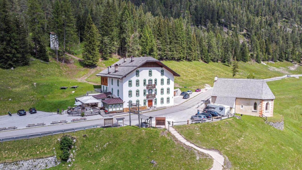 Готель Ristorante Rifugio Ospitale Кортіна-д'Ампеццо Екстер'єр фото