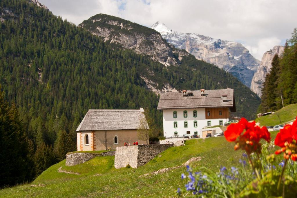 Готель Ristorante Rifugio Ospitale Кортіна-д'Ампеццо Екстер'єр фото